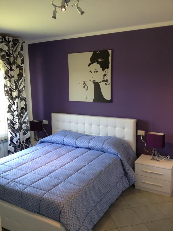 Perla Del Lago Rent Apartments Σιρμιόνε Εξωτερικό φωτογραφία