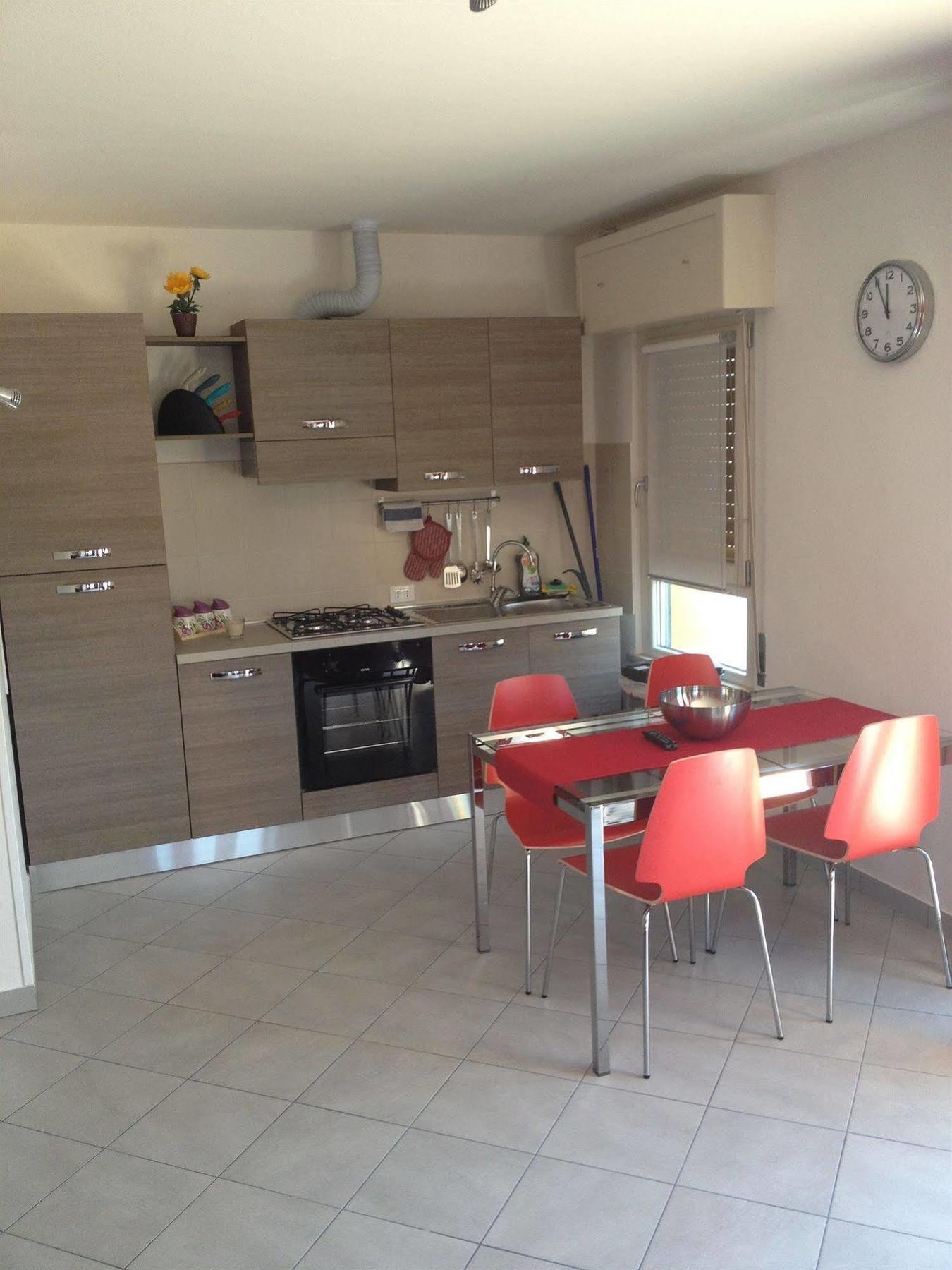 Perla Del Lago Rent Apartments Σιρμιόνε Εξωτερικό φωτογραφία