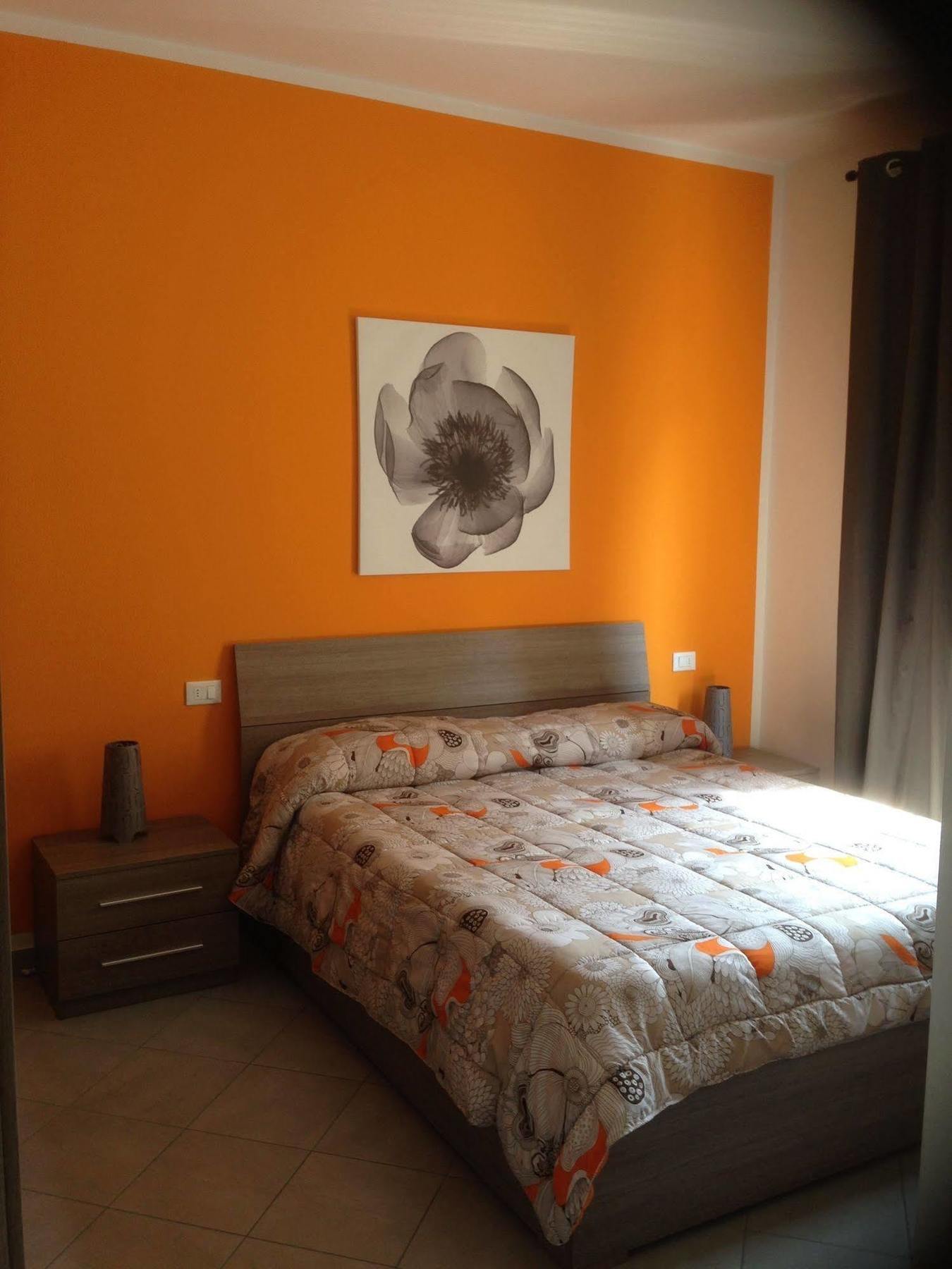 Perla Del Lago Rent Apartments Σιρμιόνε Εξωτερικό φωτογραφία