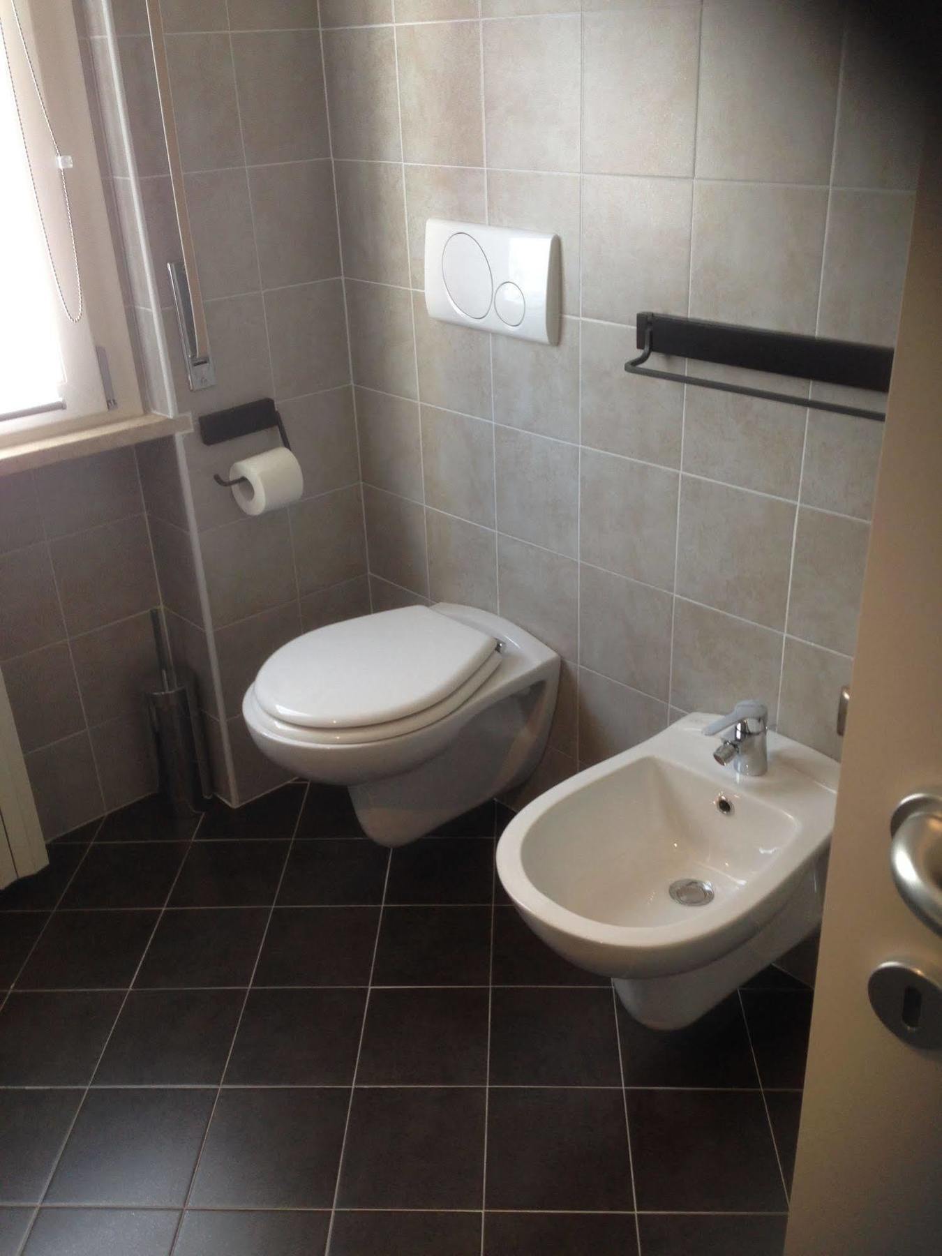 Perla Del Lago Rent Apartments Σιρμιόνε Εξωτερικό φωτογραφία