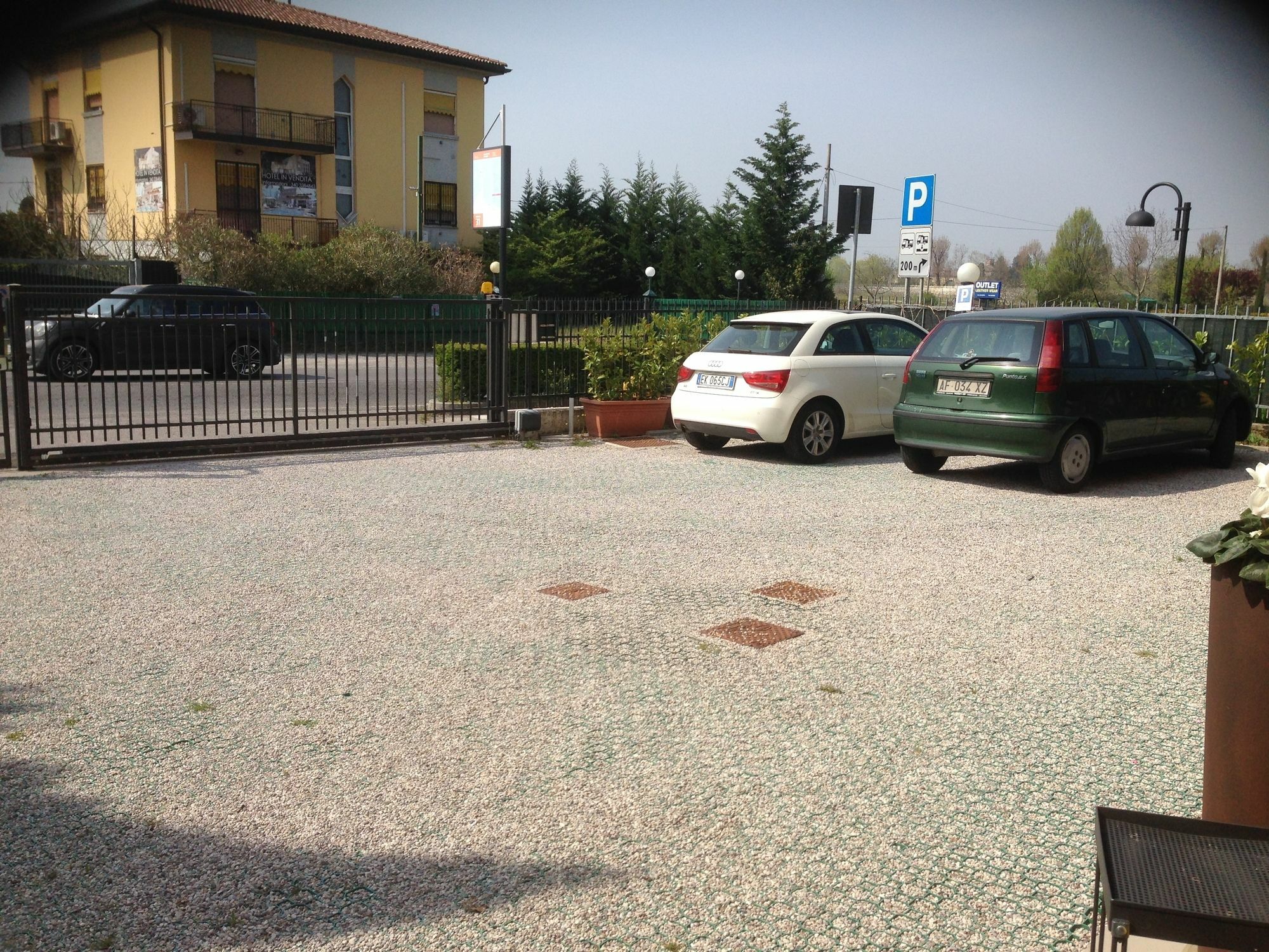 Perla Del Lago Rent Apartments Σιρμιόνε Εξωτερικό φωτογραφία